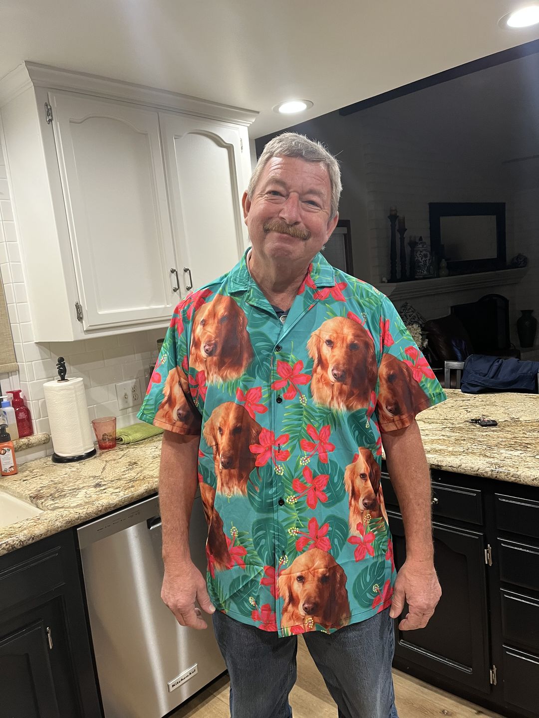 Chemise hawaïenne personnalisée pour les amateurs de chiens | Cadeau personnalisé pour les amoureux des chiots | Chemise Aloha couleur menthe à motif feuilles et fleurs
