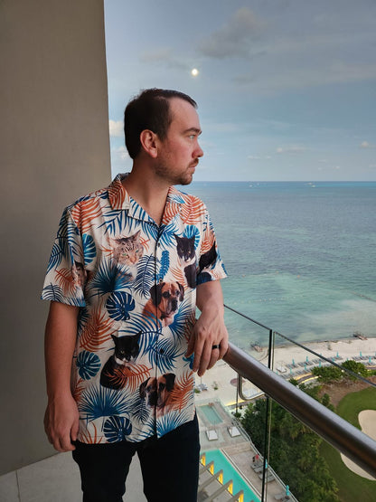 Chemise hawaïenne personnalisée avec visage d’animal de compagnie | Cadeau personnalisé pour les amoureux des animaux de compagnie | Chemise Aloha de couleur blanche à motif de feuilles